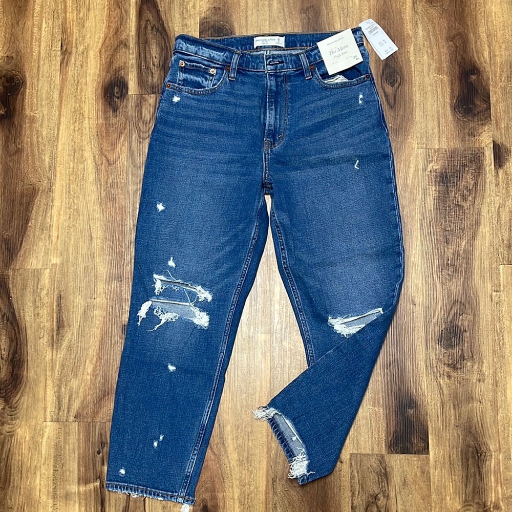 Abercrombie & Fitch The Mom High Rise Jean size 29 8s
